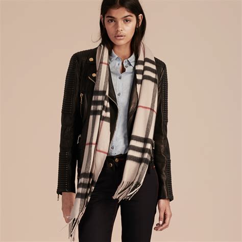 burberry wider cashmere scarf check stone|burberry scarf 50 cashmere wool.